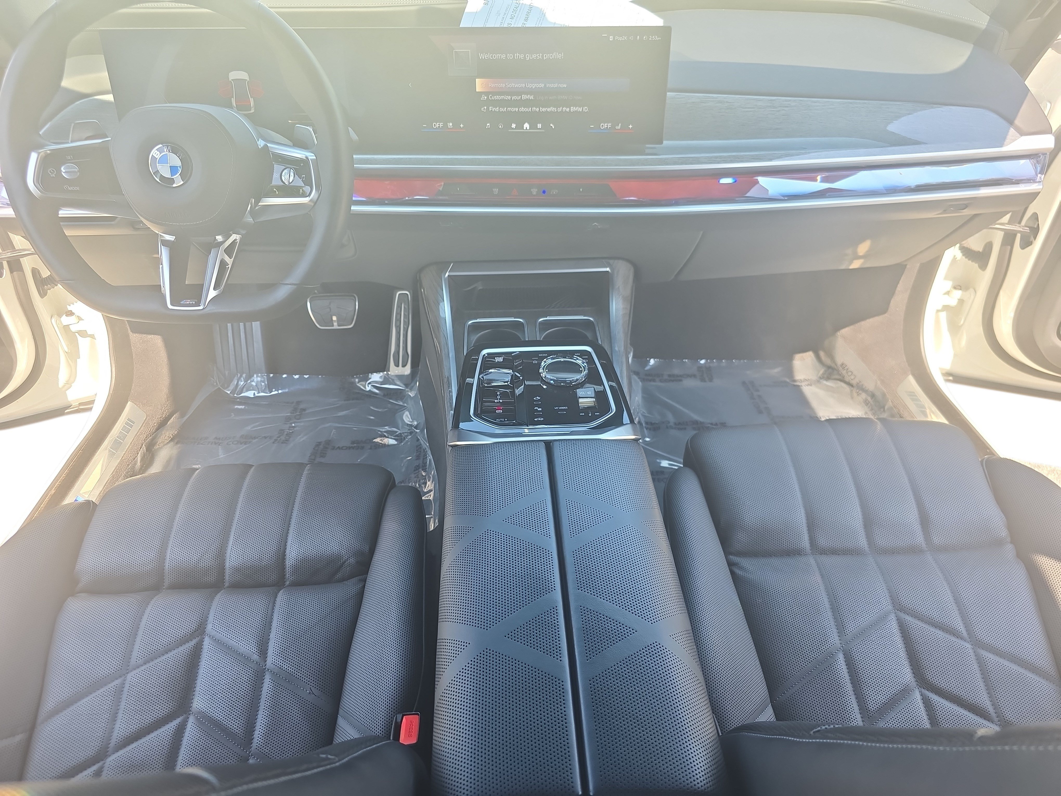 Used 2025 BMW 740i xDrive AWD/4WD image 9