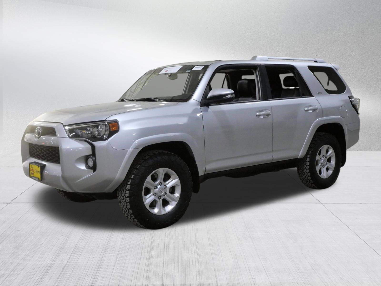 Used 2018 Toyota 4Runner SR5 Premium image 3