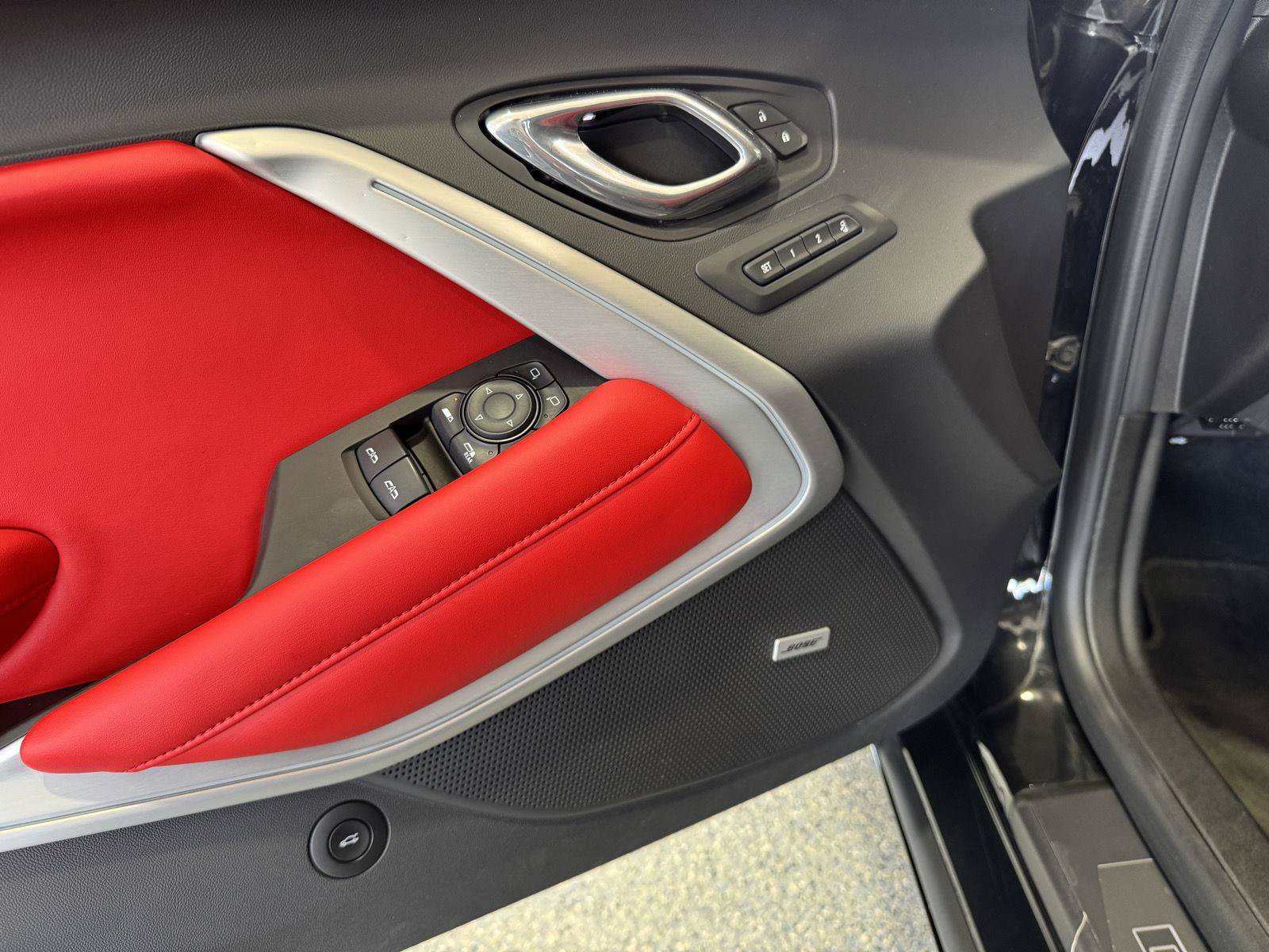 Used 2017 Chevrolet Camaro SS RWD image 6