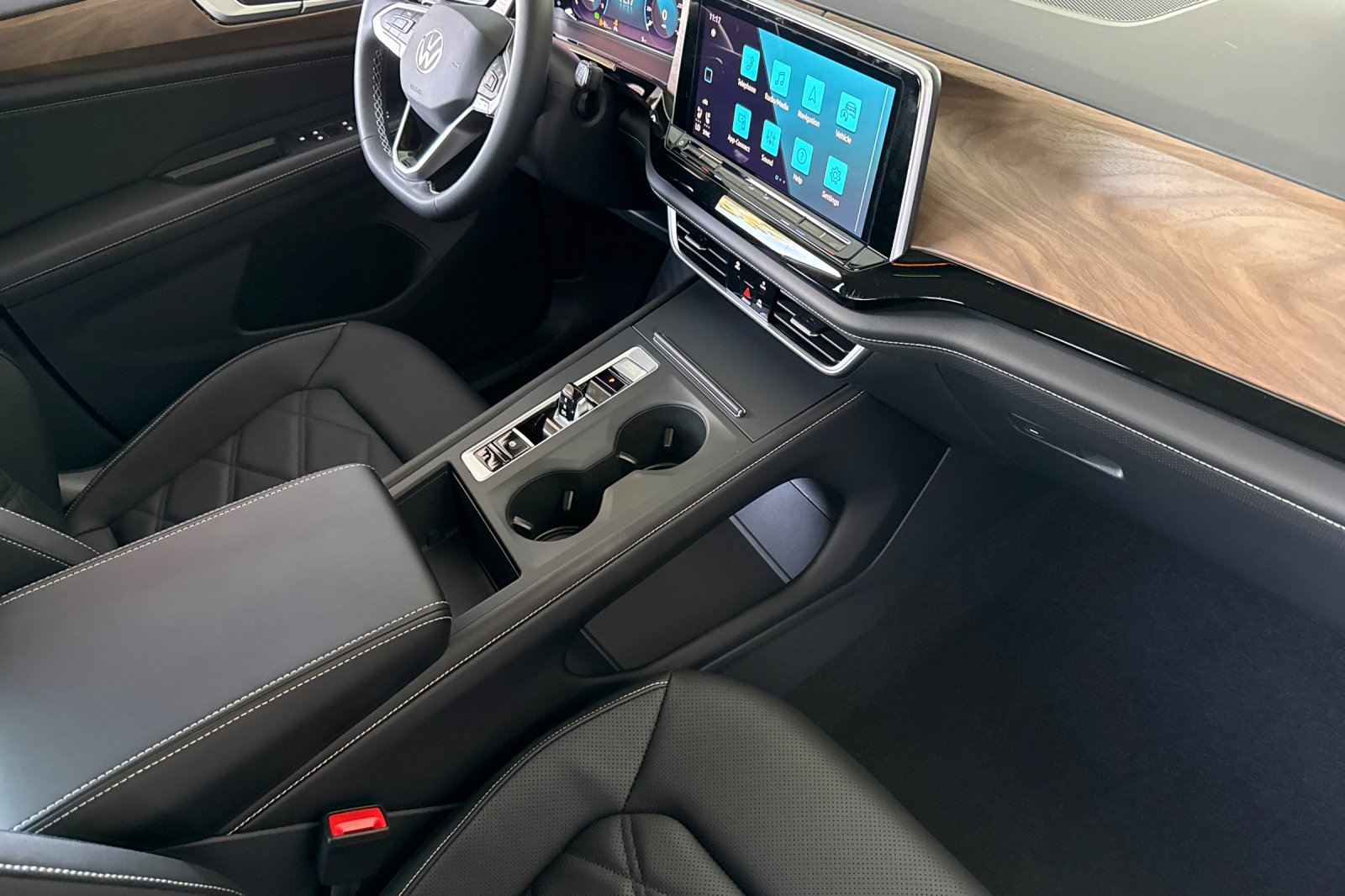 New 2026 Volkswagen Atlas SE FWD image 17