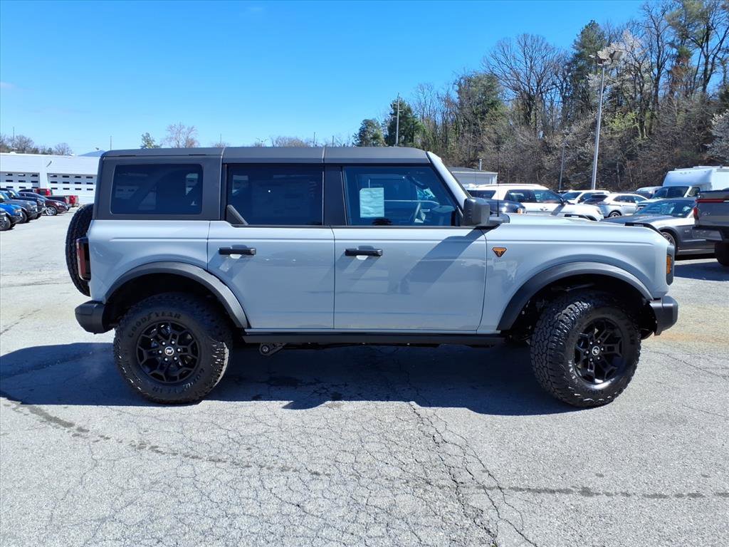 New 2026 Ford Bronco Badlands image 4