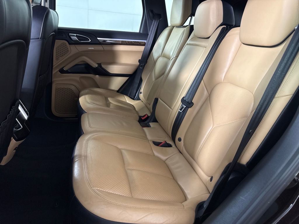 Used 2016 Porsche Cayenne Base w/ Premium Package image 13