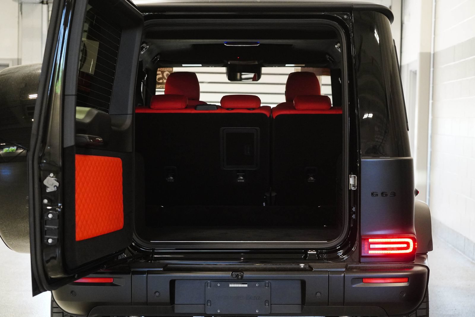 Certified 2025 Mercedes-Benz G 63 AMG 4MATIC image 33