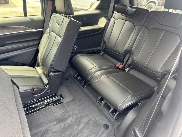 New 2026 Jeep Grand Cherokee L Limited w/ Trailer Tow Package AWD/4WD image 18