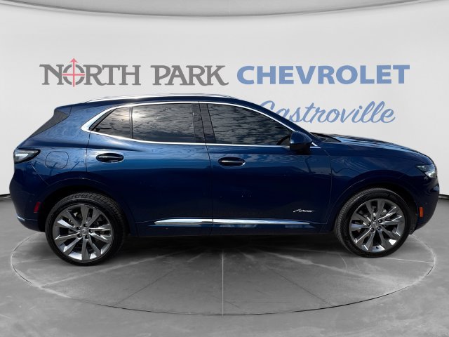 Certified 2022 Buick Envision Avenir w/ Technology Package II FWD image 2