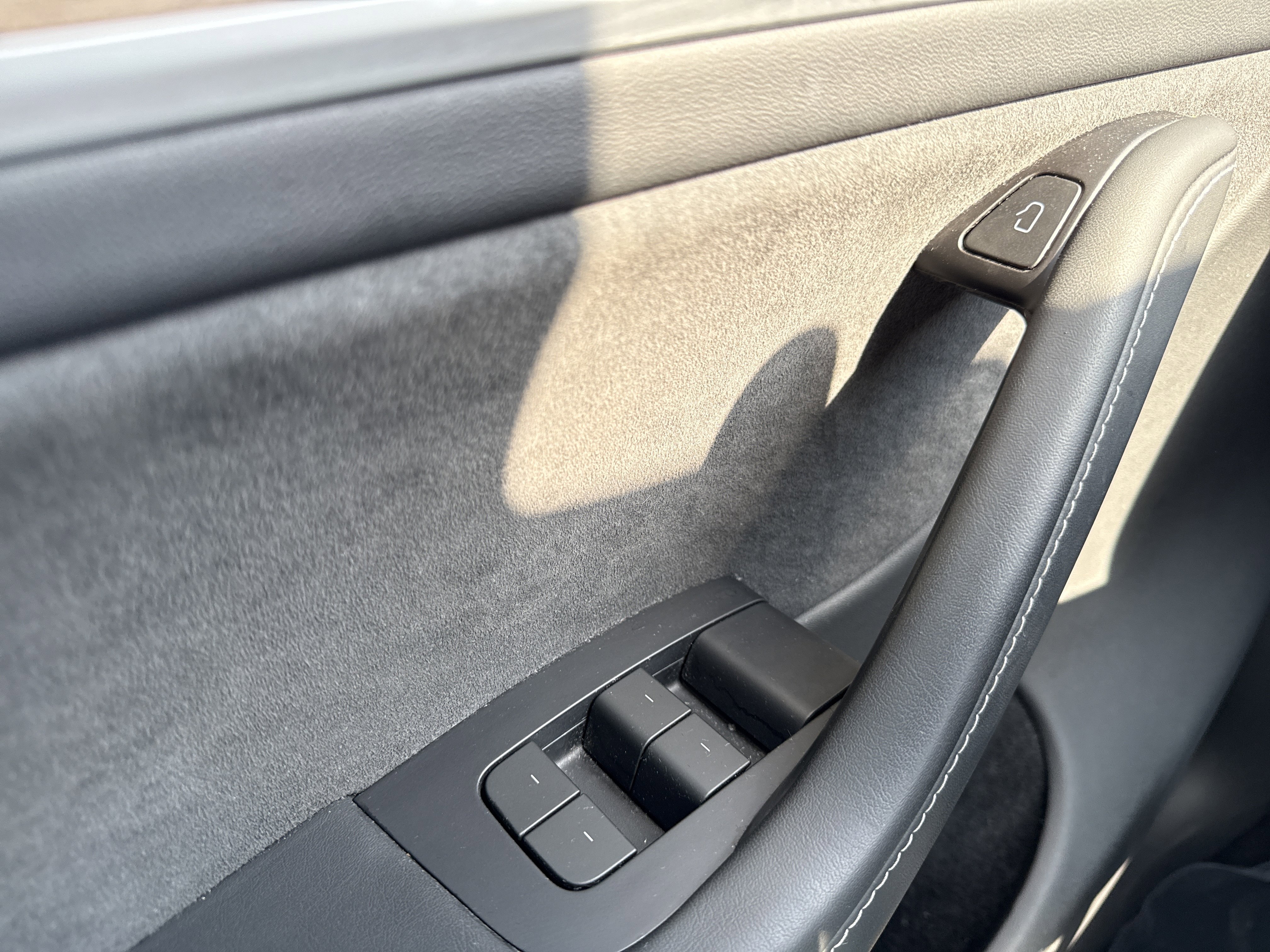 Used 2024 Tesla Model Y Long Range image 31