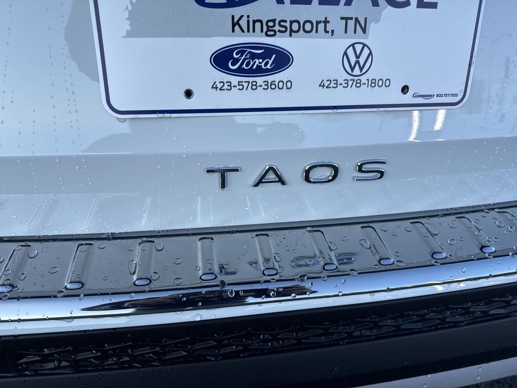 New 2025 Volkswagen Taos SE AWD/4WD image 6