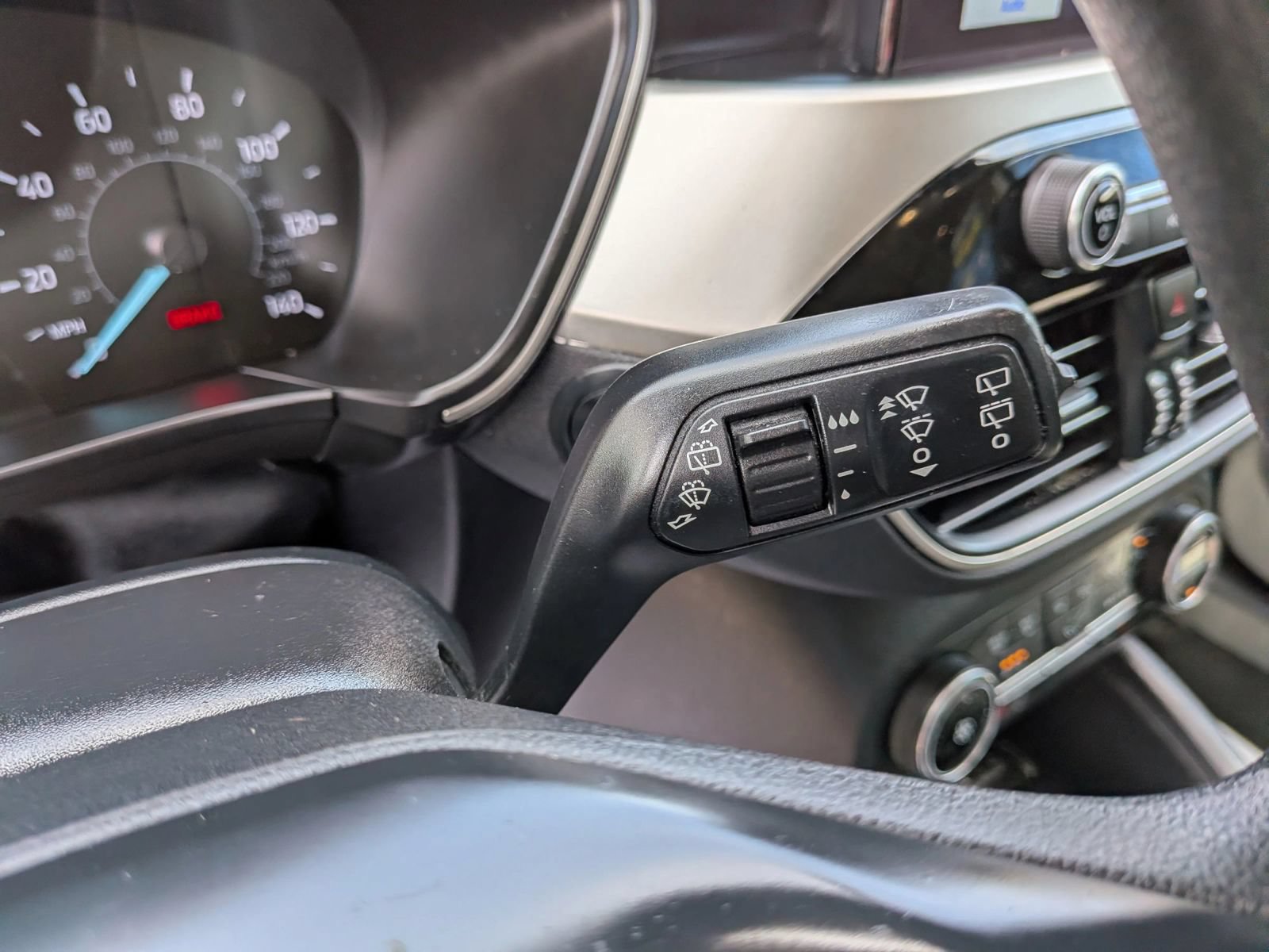 Used 2020 Ford Escape SE FWD image 47