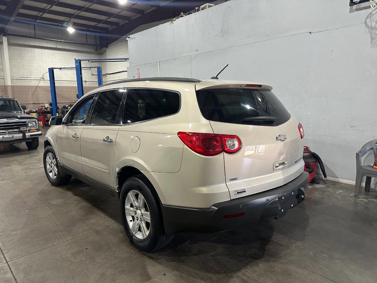 Used 2011 Chevrolet Traverse LT w/ Personal Connectivity Package image 5