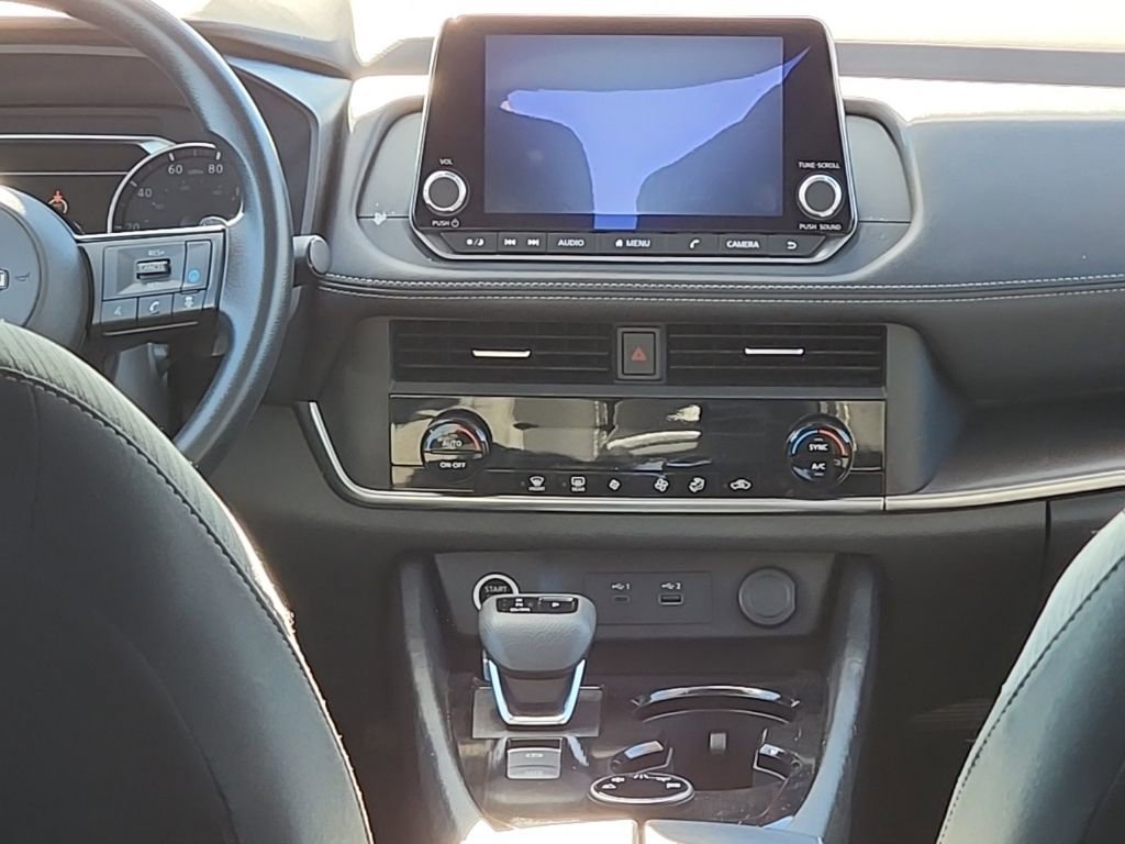 Used 2023 Nissan Rogue SV image 18