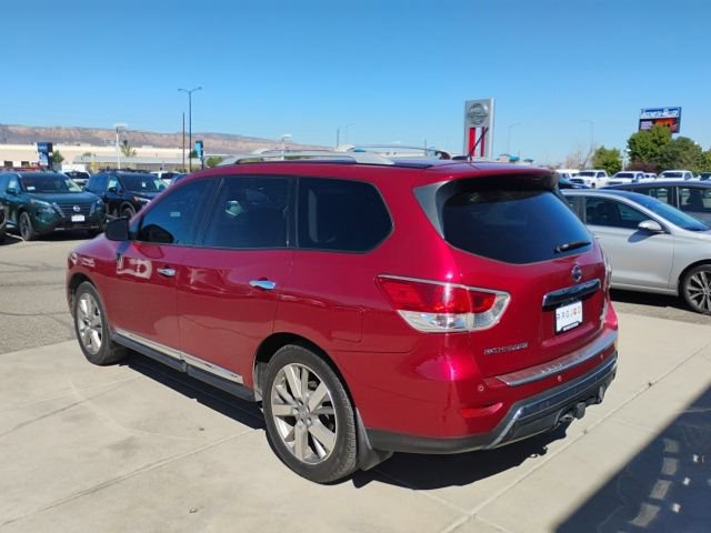 Used 2016 Nissan Pathfinder Platinum w/ Family Entertainment Package AWD/4WD image 7