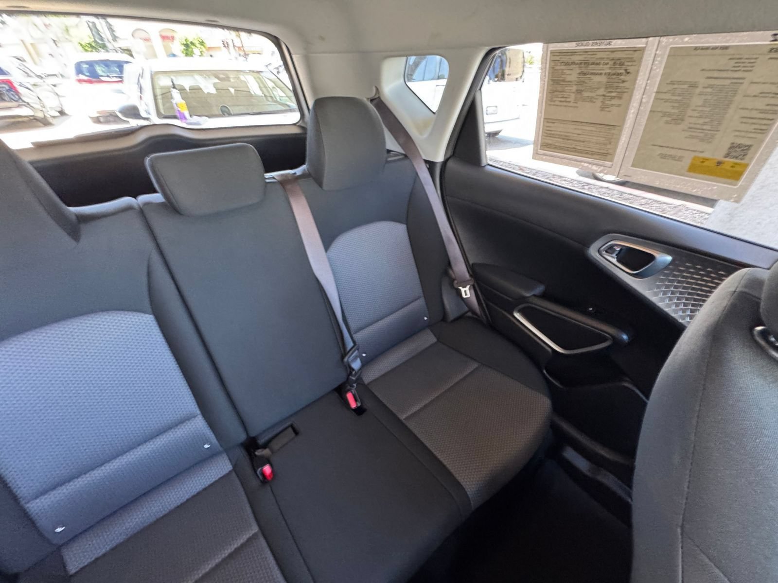 Used 2025 Kia Soul LX w/ LX Technology Package FWD image 34