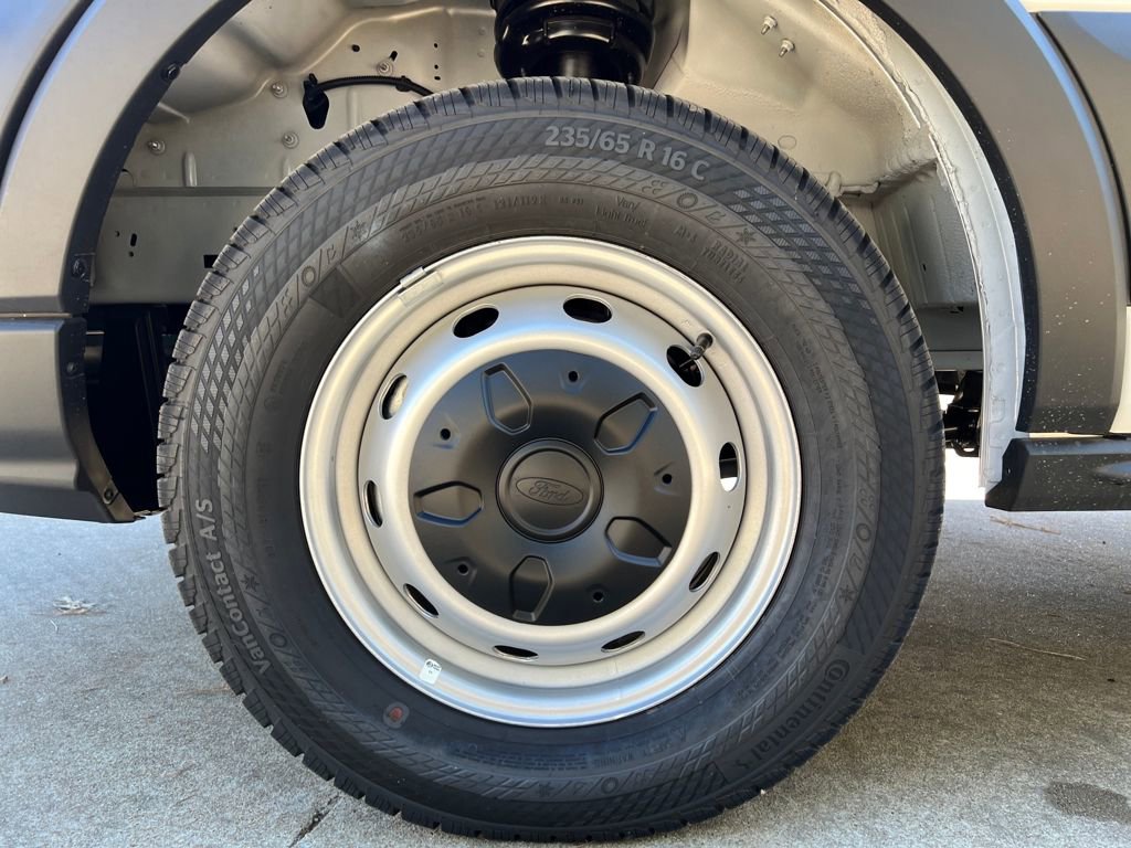 New 2025 Ford Transit 250 148 Medium Roof image 22