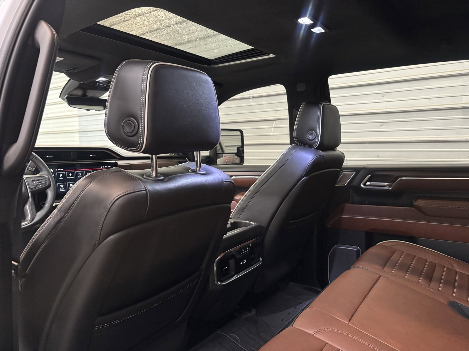 Used 2024 GMC Sierra 3500 Denali Ultimate image 27