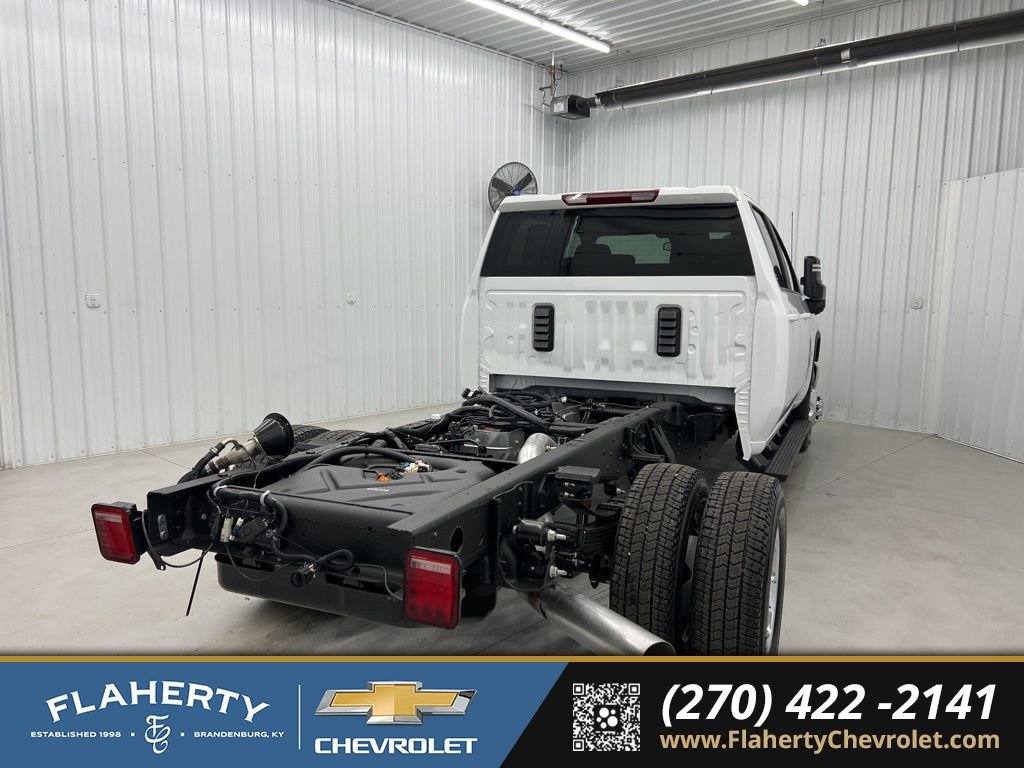 New 2026 Chevrolet Silverado 3500 LT image 3