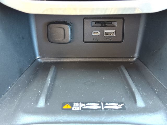 Used 2022 GMC Acadia SLE w/ Driver Convenience Package FWD image 36