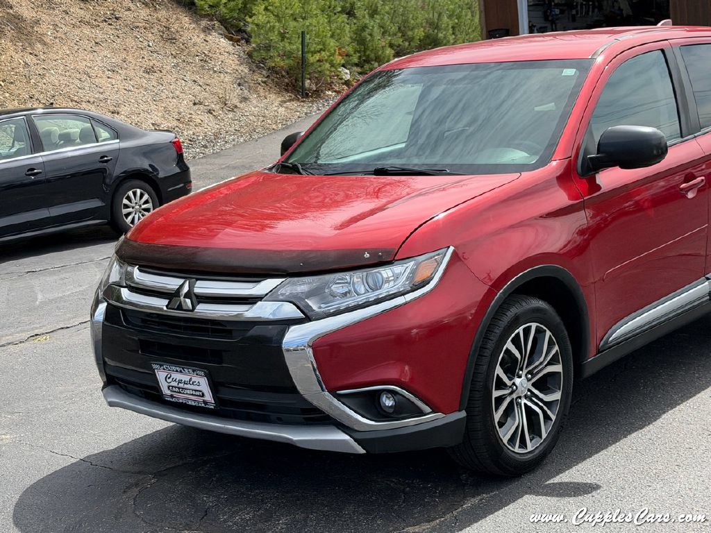 Used 2017 Mitsubishi Outlander ES AWD/4WD image 42