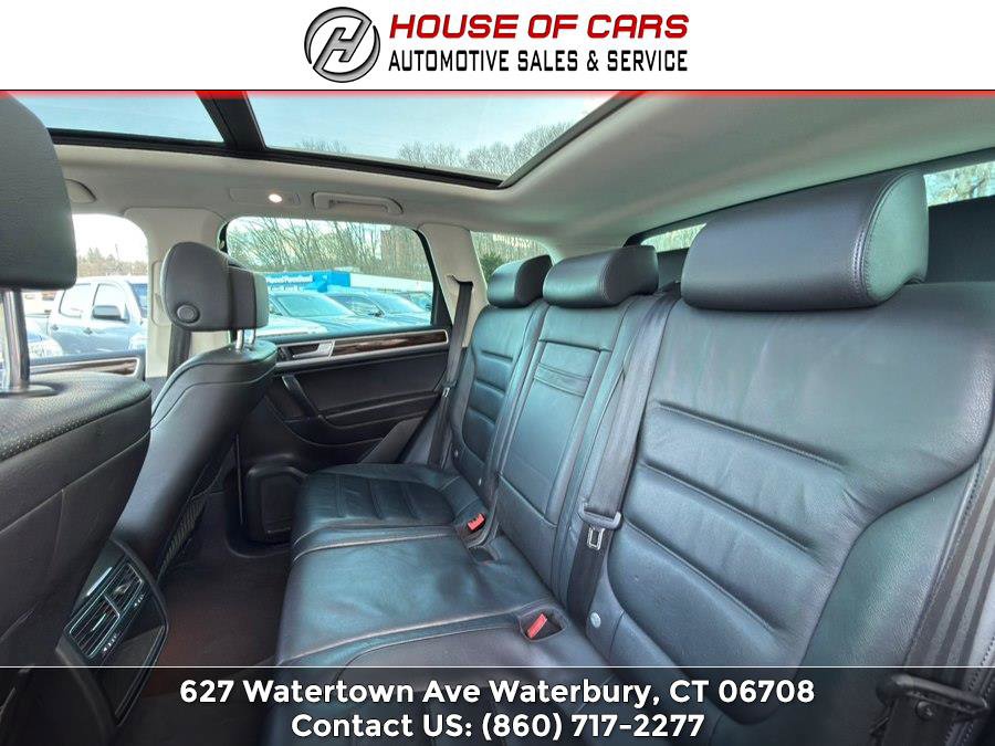 Used 2016 Volkswagen Touareg Sport AWD/4WD image 45