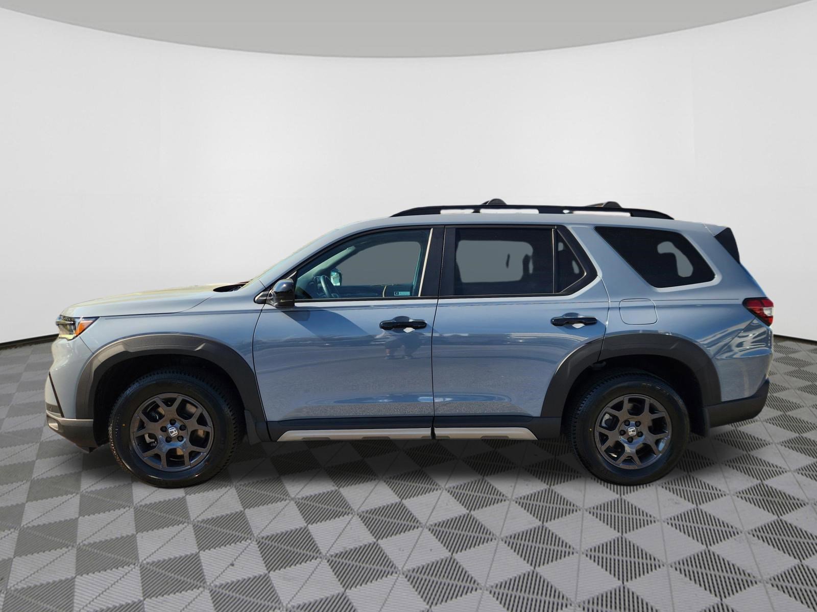 Certified 2023 Honda Pilot TrailSport image 5