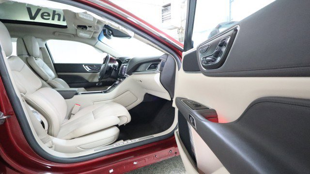 Used 2017 Lincoln Continental Reserve w/ Climate Package image 10