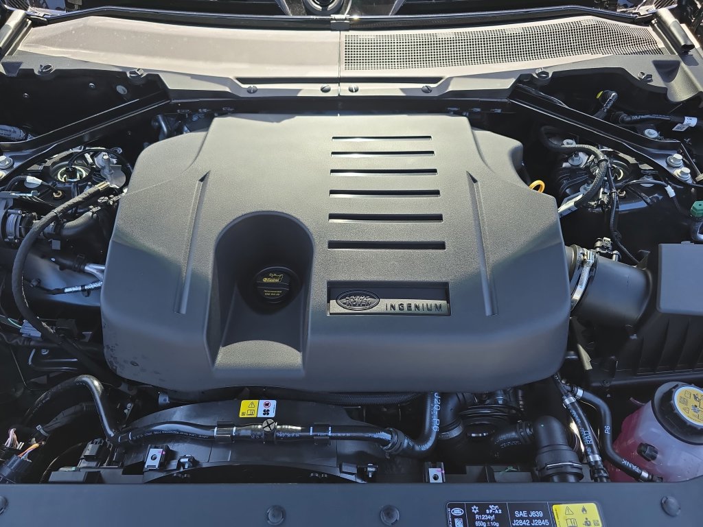 New 2026 Land Rover Defender 110 X AWD/4WD image 31