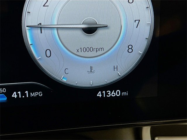 Used 2024 Hyundai Elantra Limited image 15