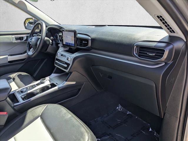 Used 2023 Ford Explorer XLT w/ Equipment Group 202A AWD/4WD image 24