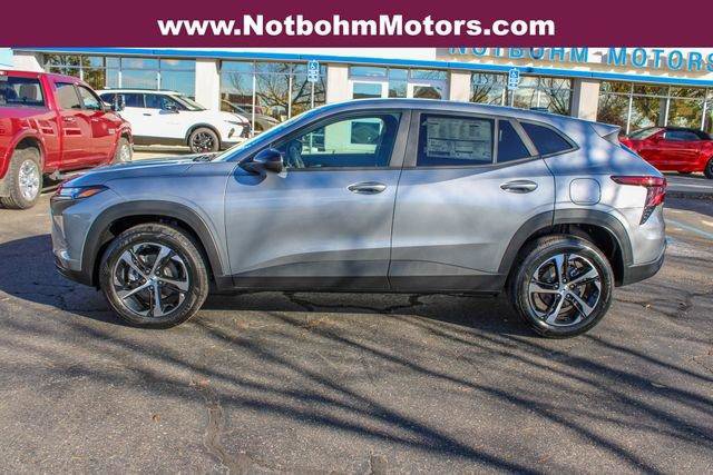 New 2026 Chevrolet Trax RS w/ Driver Confidence Package image 2