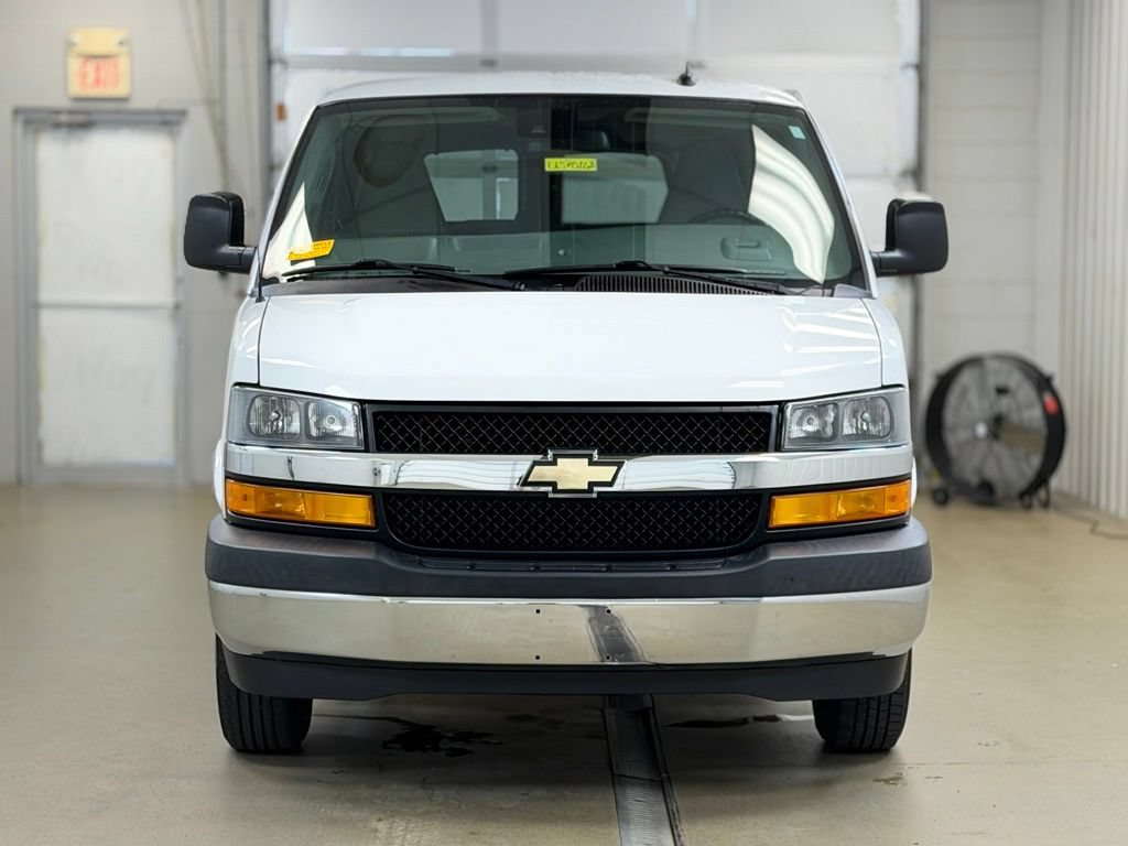 Used 2020 Chevrolet Express 3500 LT w/ LT Preferred Equipment Group RWD image 2