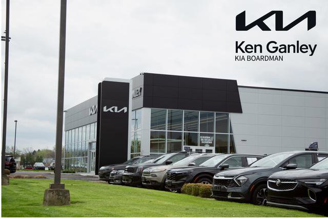 Used 2023 Kia Sorento LX AWD/4WD image 2