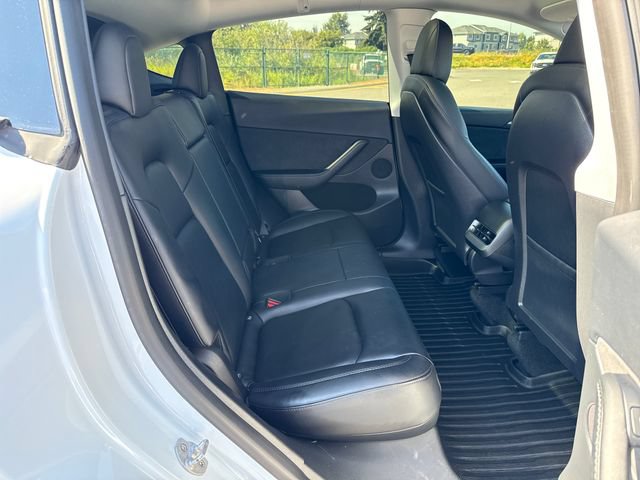 Used 2022 Tesla Model Y Performance AWD/4WD image 12