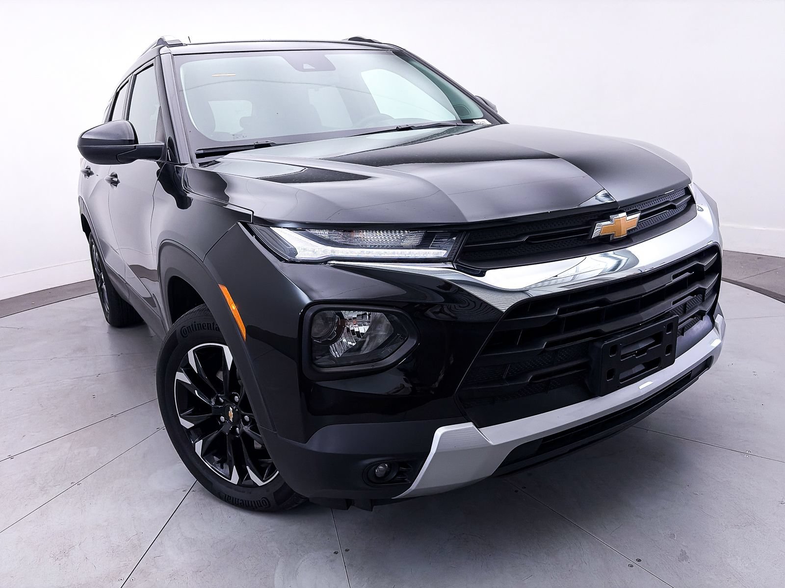 Used 2023 Chevrolet TrailBlazer LT FWD image 3