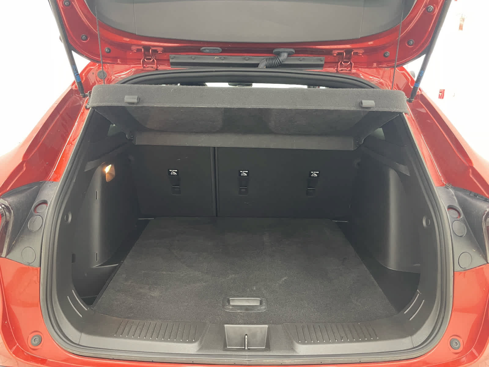 Certified 2024 Chevrolet Trax RS w/ Sunroof Package FWD image 14