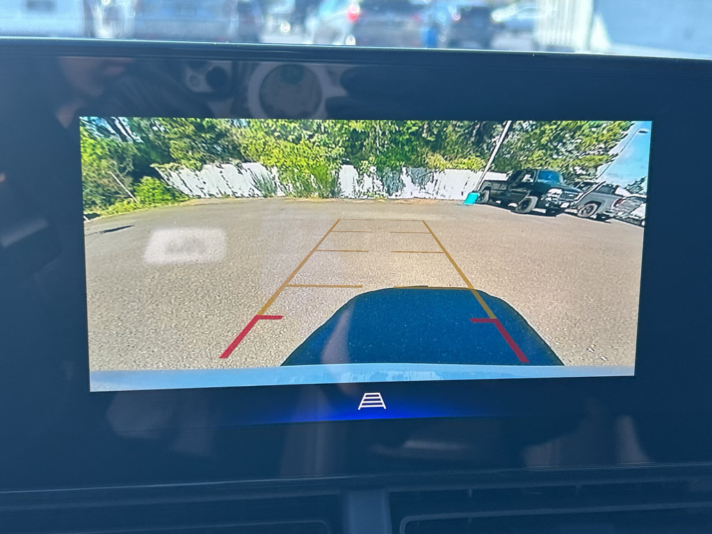 New 2026 Chevrolet Trax LT w/ Sunroof Package FWD image 23