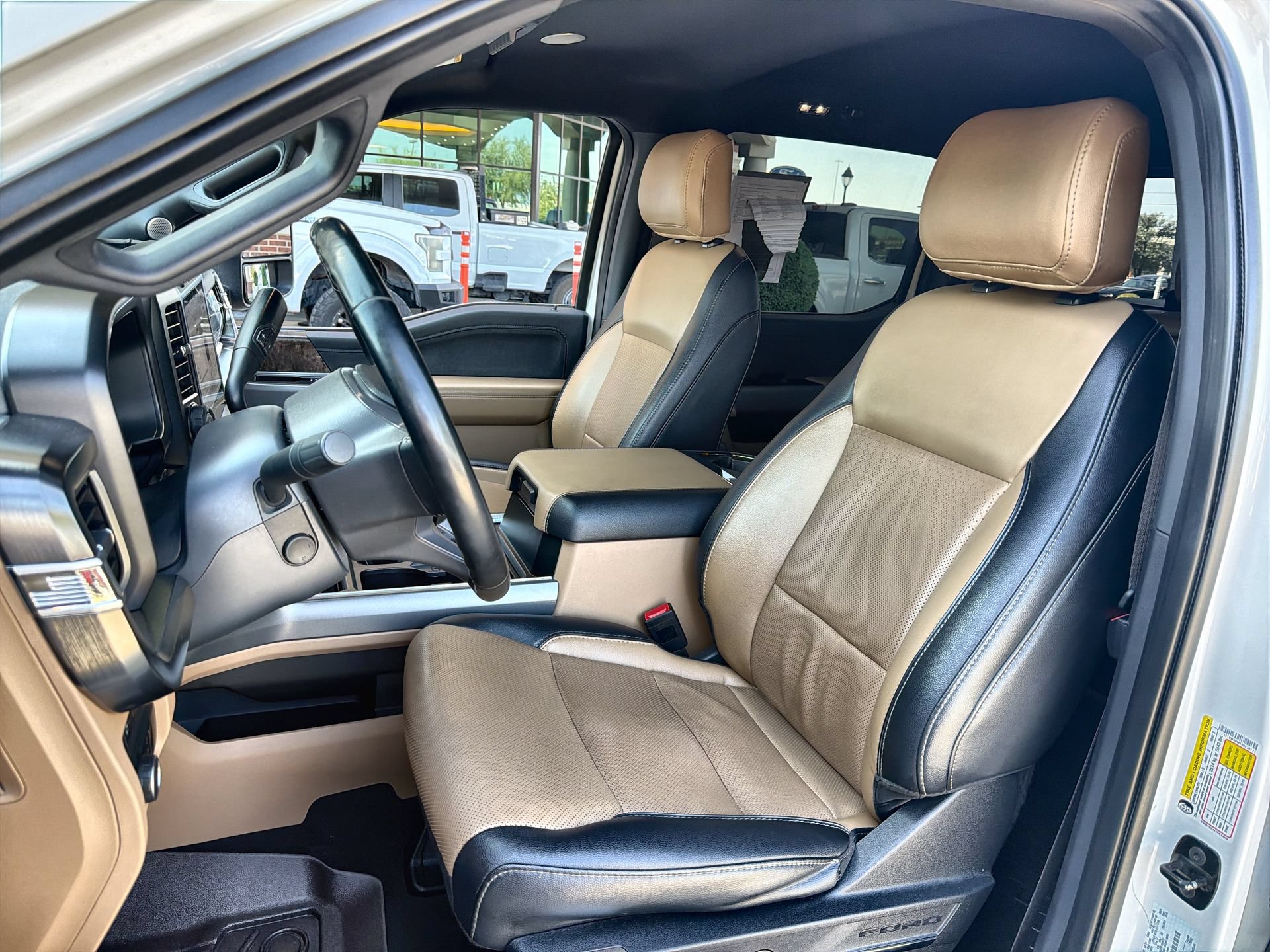 Used 2024 Ford F350 Lariat w/ Lariat Ultimate Package AWD/4WD image 11