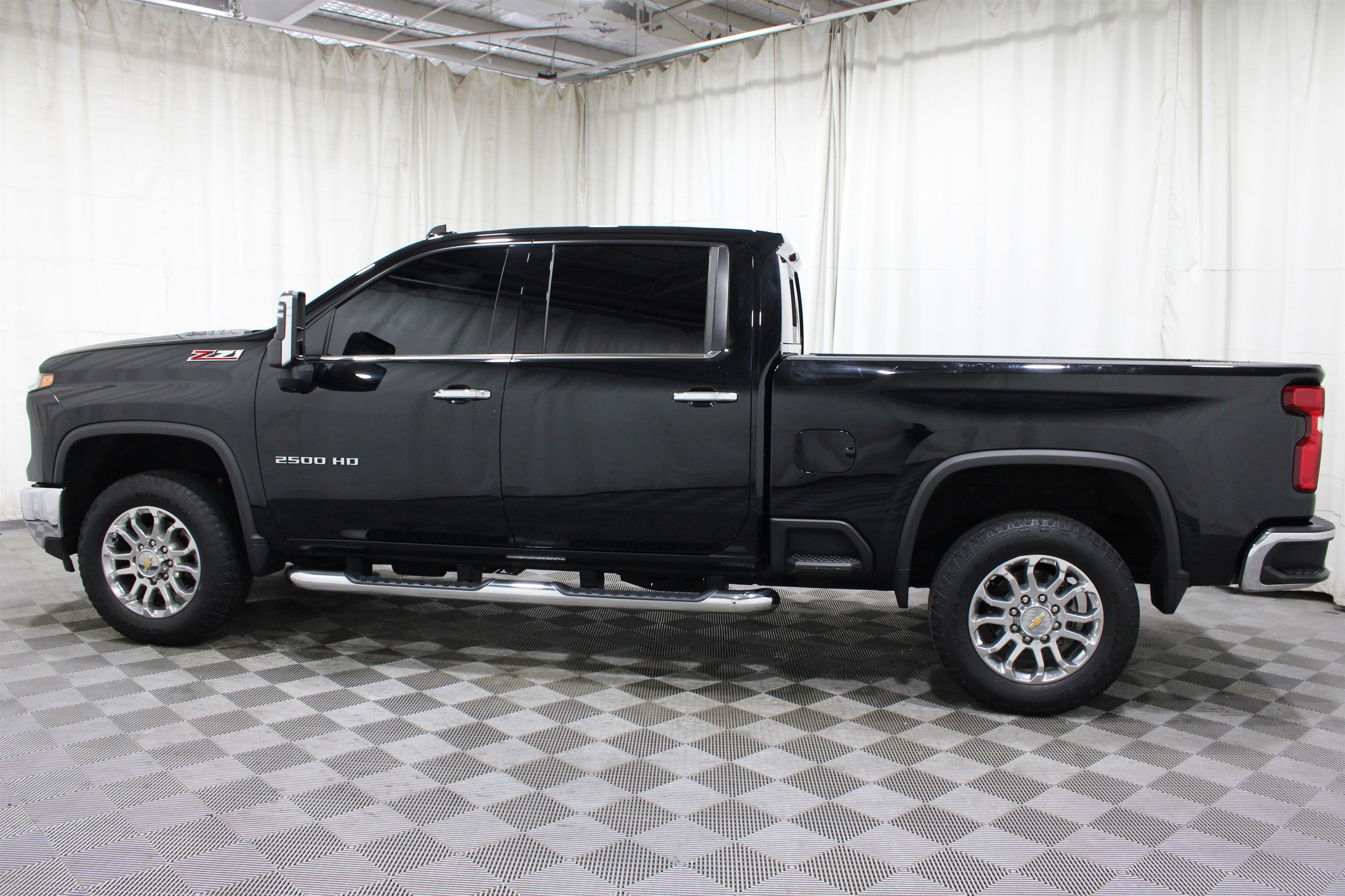 Used 2024 Chevrolet Silverado 2500 LTZ w/ LTZ Plus Package AWD/4WD image 32