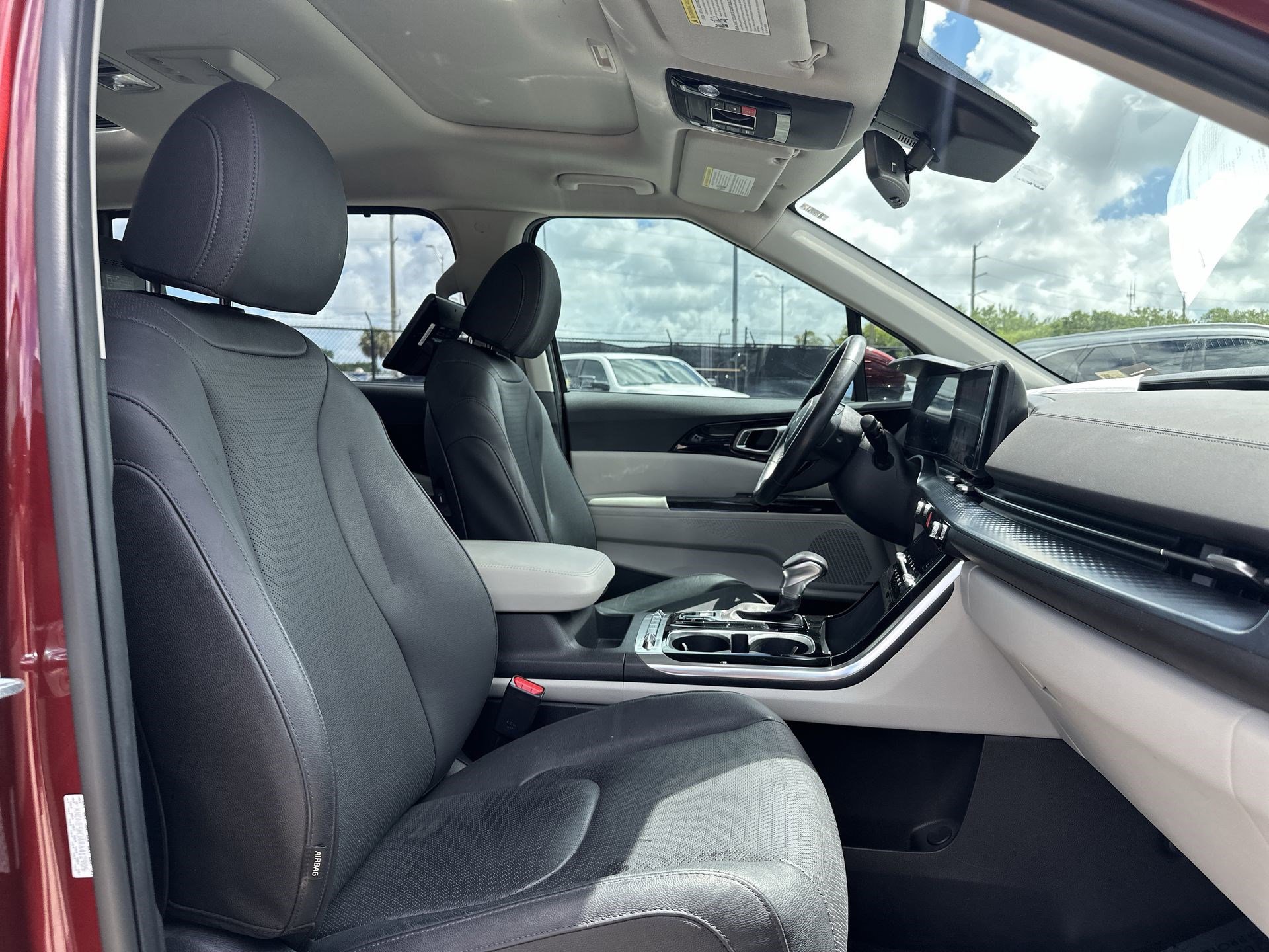 Certified 2024 Kia Carnival SX Prestige image 21