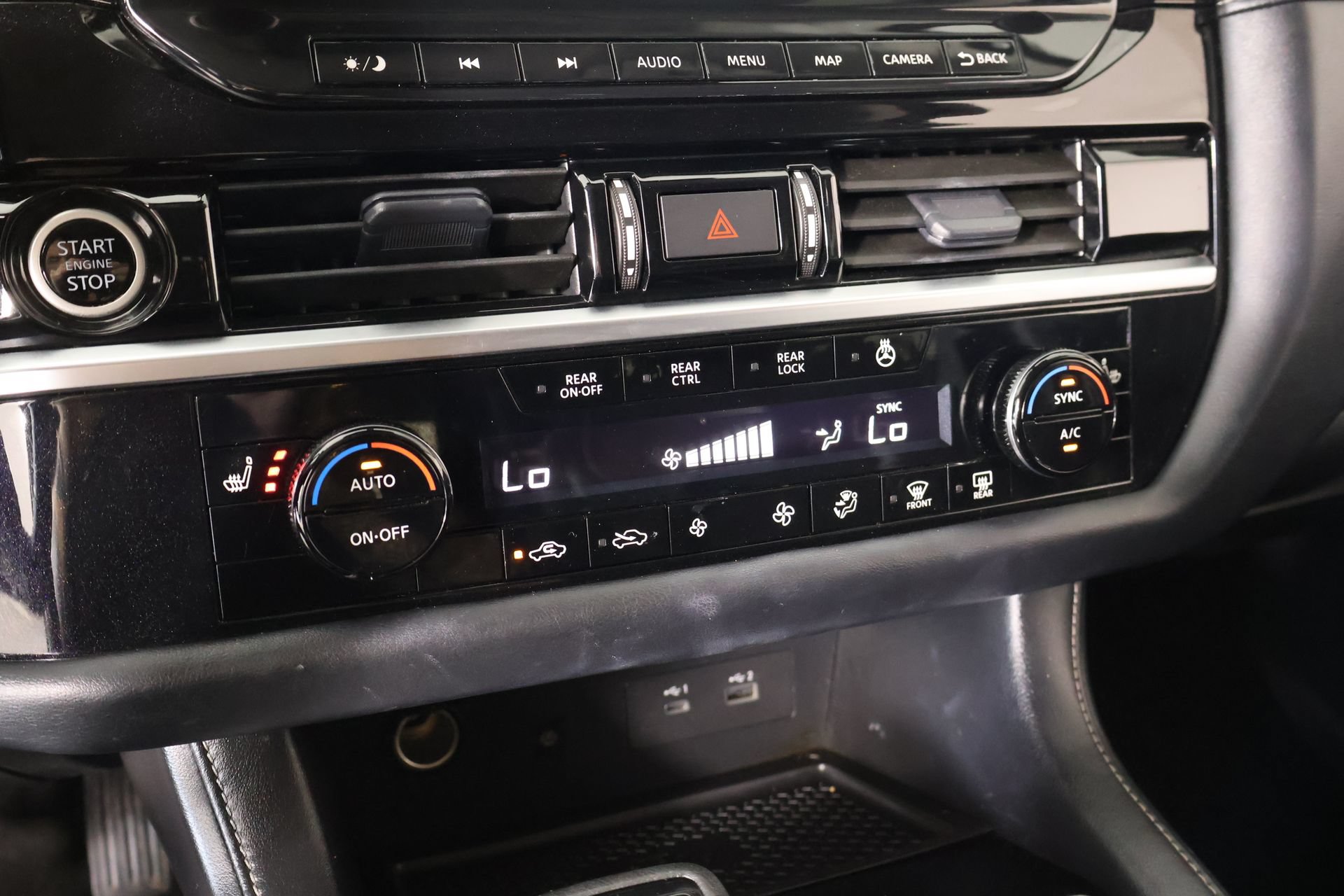 Used 2024 Nissan Pathfinder SL FWD image 7