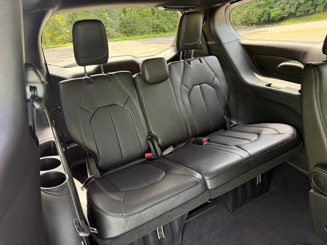 New 2026 Chrysler Voyager LX image 20