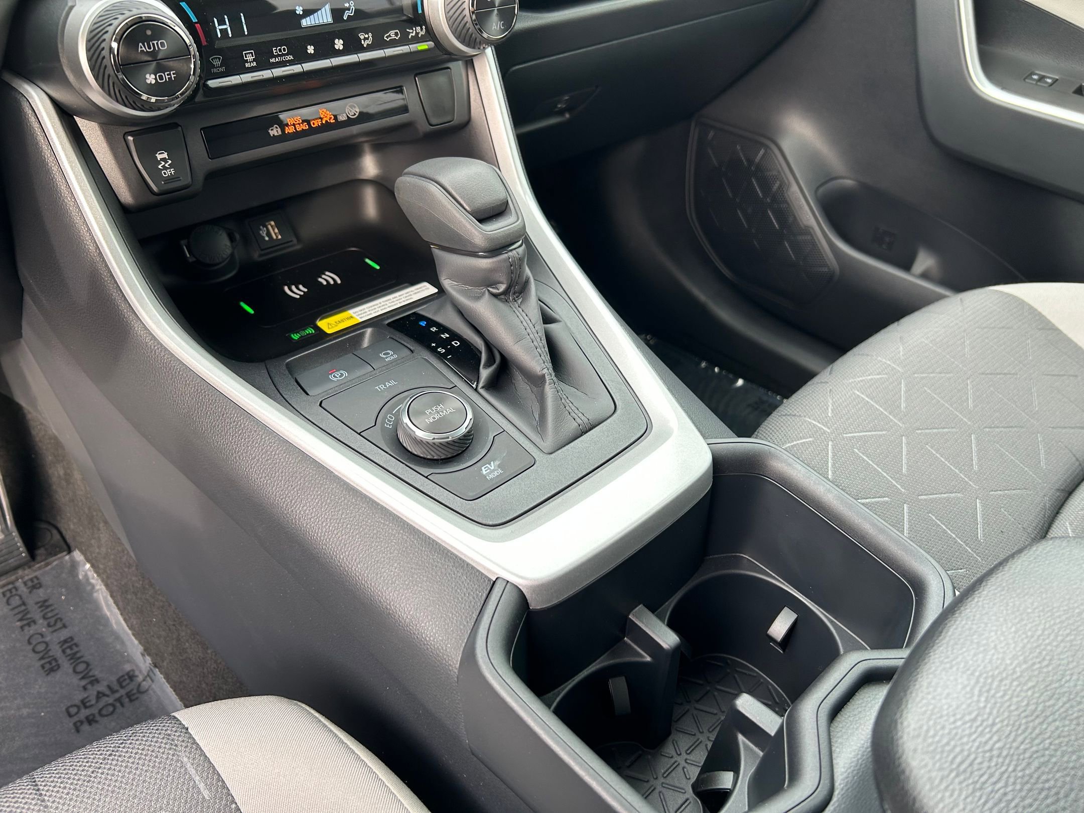 Certified 2025 Toyota RAV4 XLE w/ Convenience Package image 18