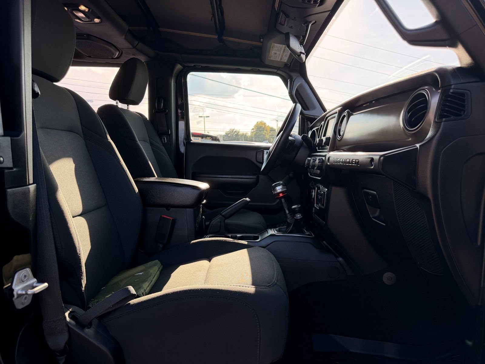 Used 2019 Jeep Wrangler Sport AWD/4WD image 28