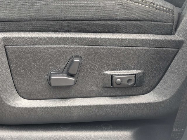 New 2026 RAM 3500 Big Horn AWD/4WD image 20