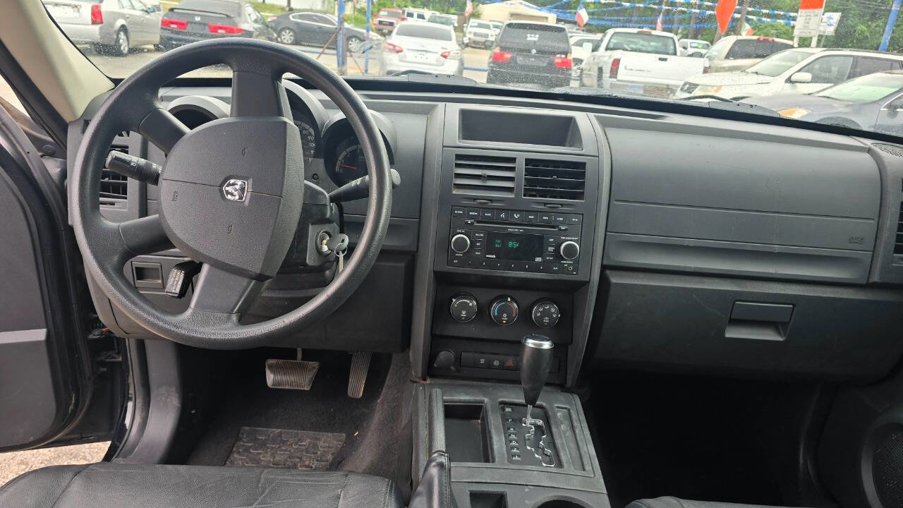 Used 2007 Dodge Nitro SXT RWD image 9