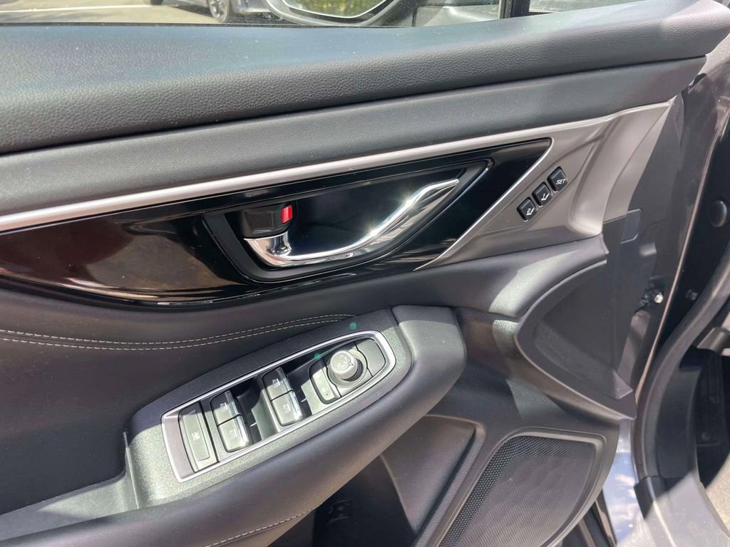 Used 2020 Subaru Outback Limited image 16