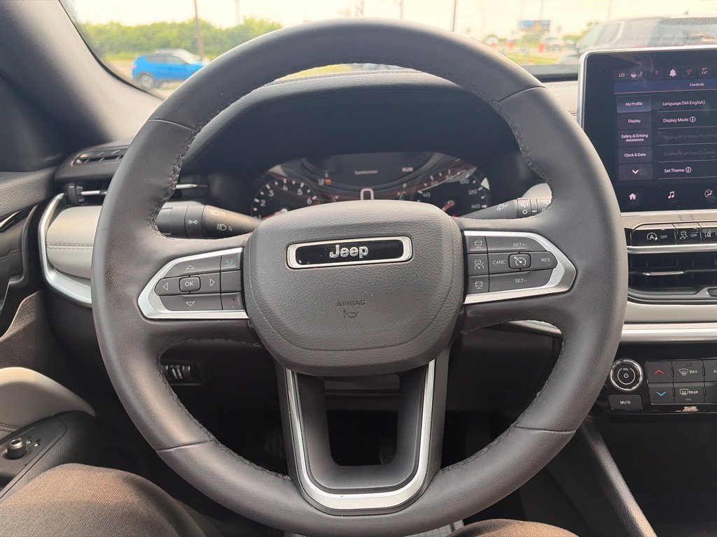 Used 2025 Jeep Compass Limited AWD/4WD image 26