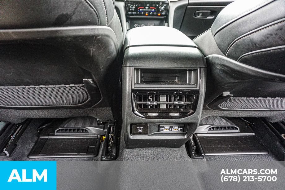 Used 2025 Jeep Grand Cherokee Altitude AWD/4WD image 30