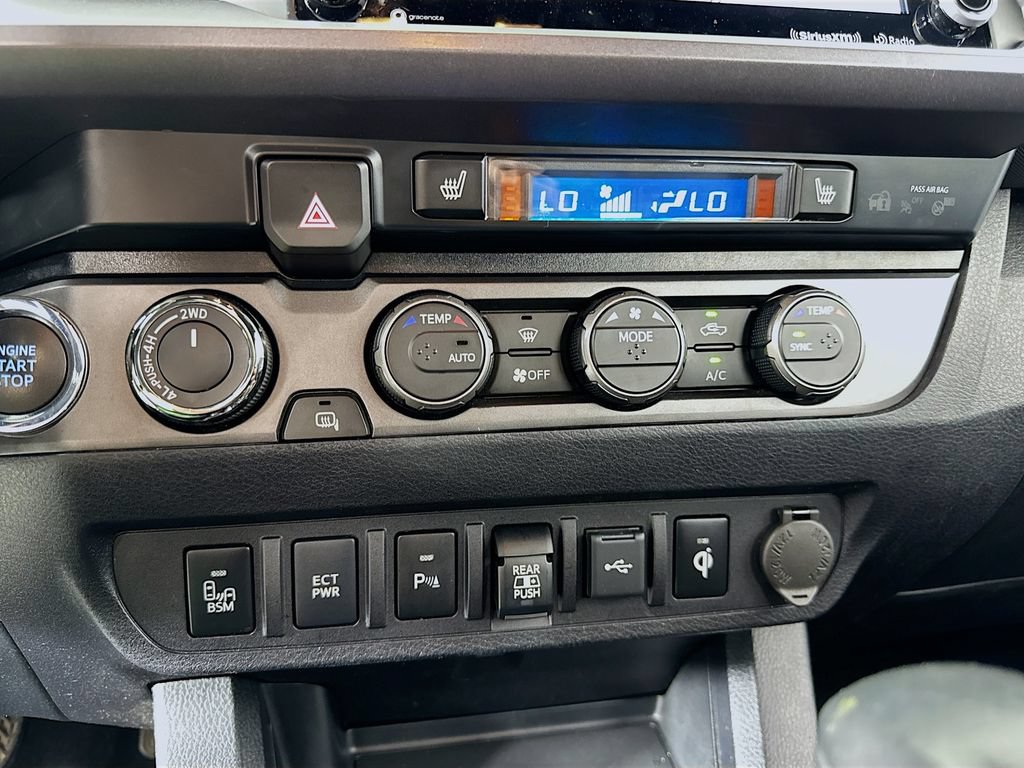 Used 2020 Toyota Tacoma TRD Off-Road w/ Technology Package AWD/4WD image 27