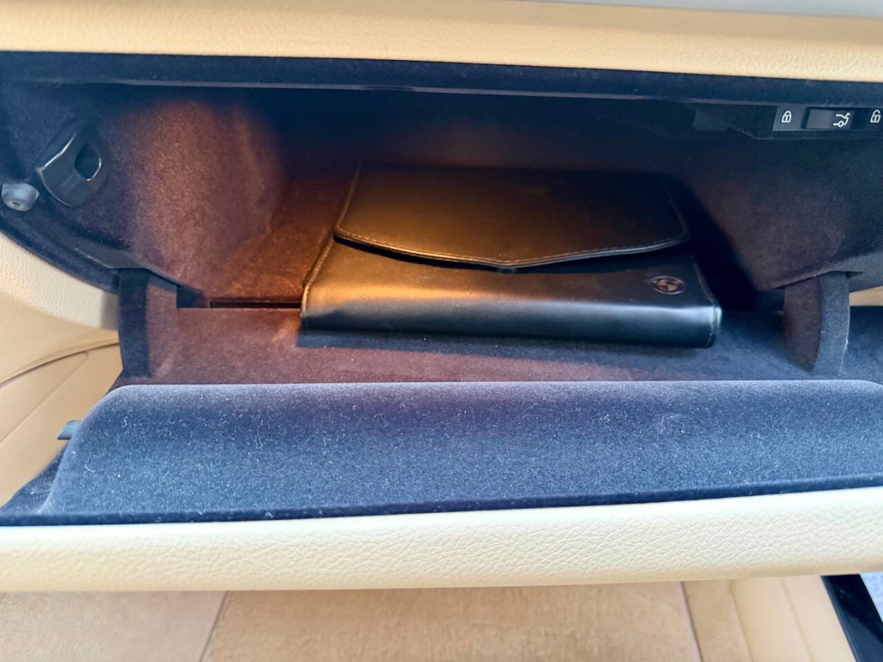 Used 2016 BMW 320i Sedan image 19