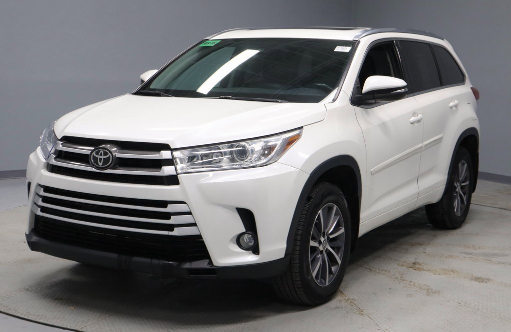Used 2018 Toyota Highlander XLE image 10
