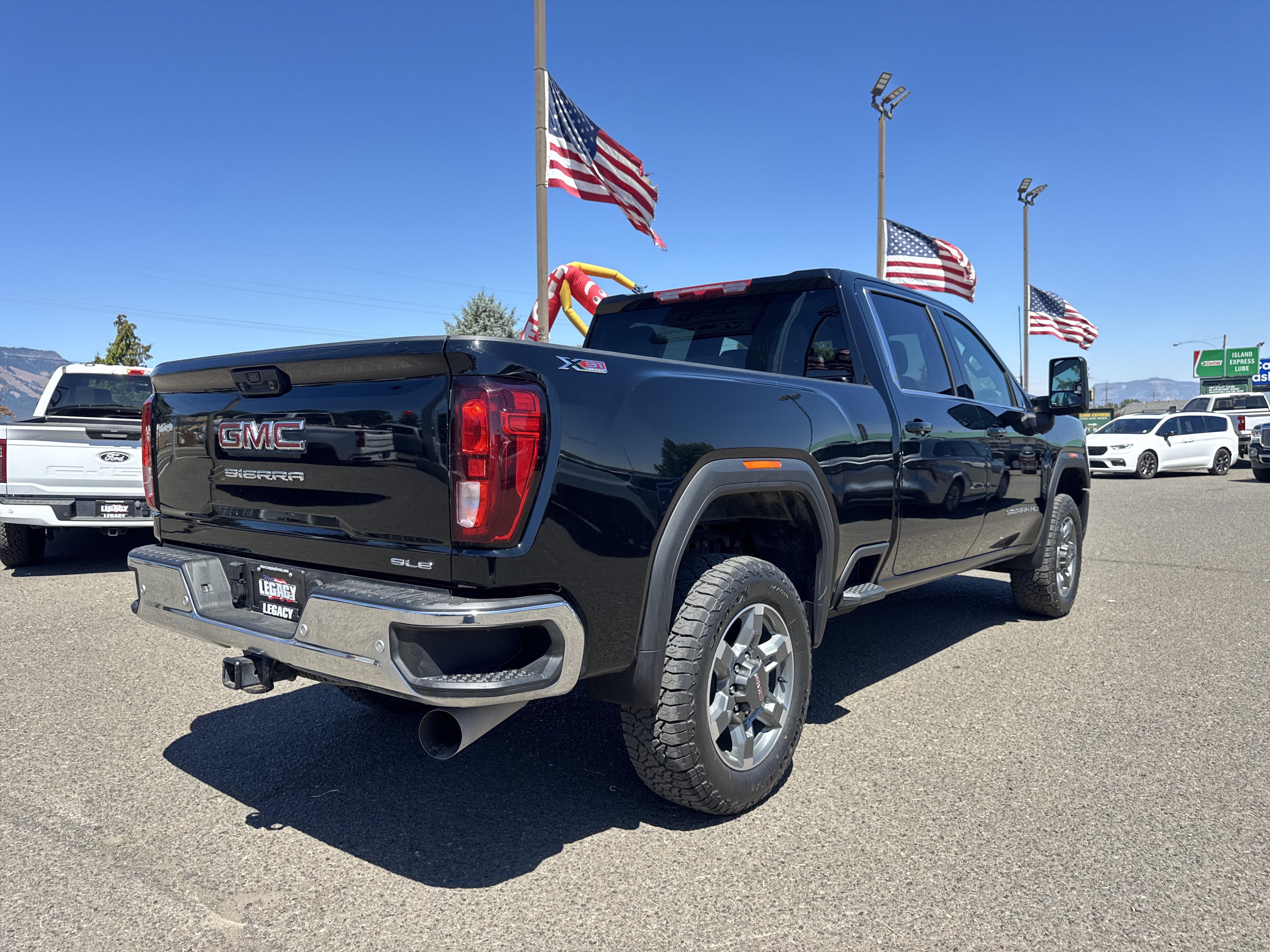 Used 2025 GMC Sierra 3500 SLE AWD/4WD image 3